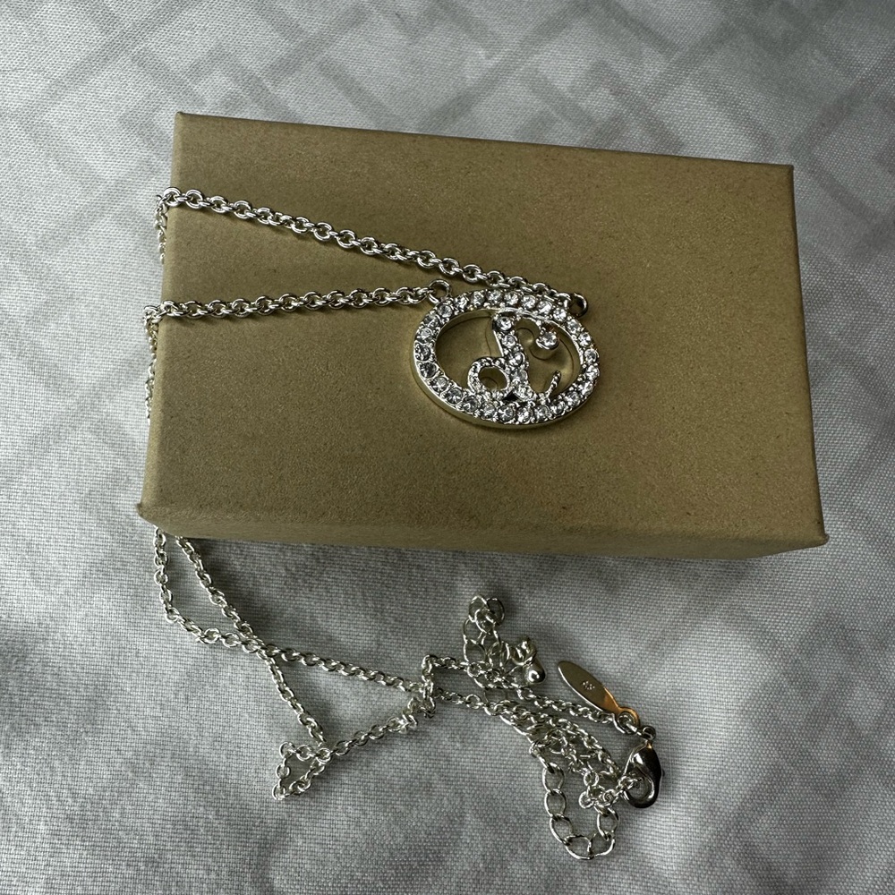 Cursive L necklace